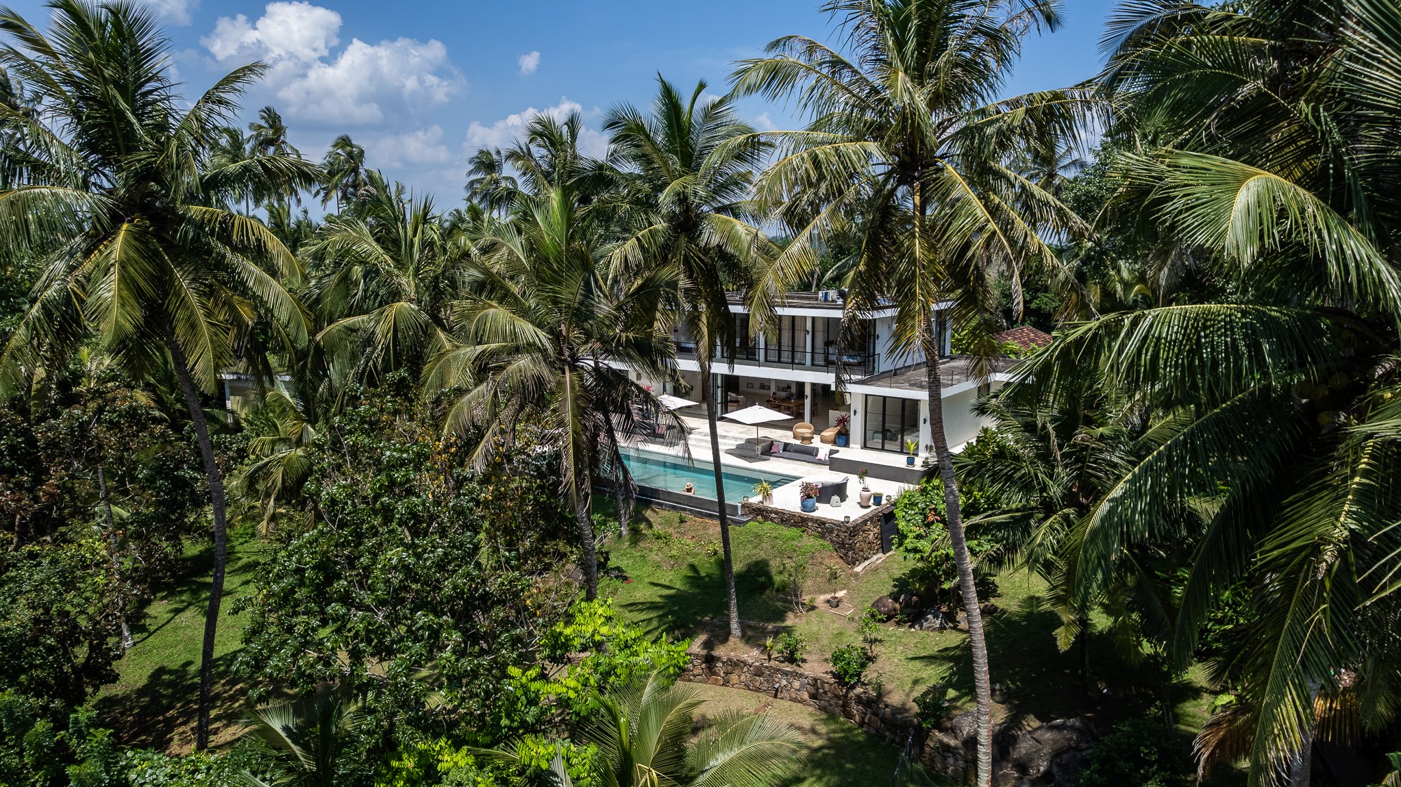 Hilltop setting at Dragonfly Villa