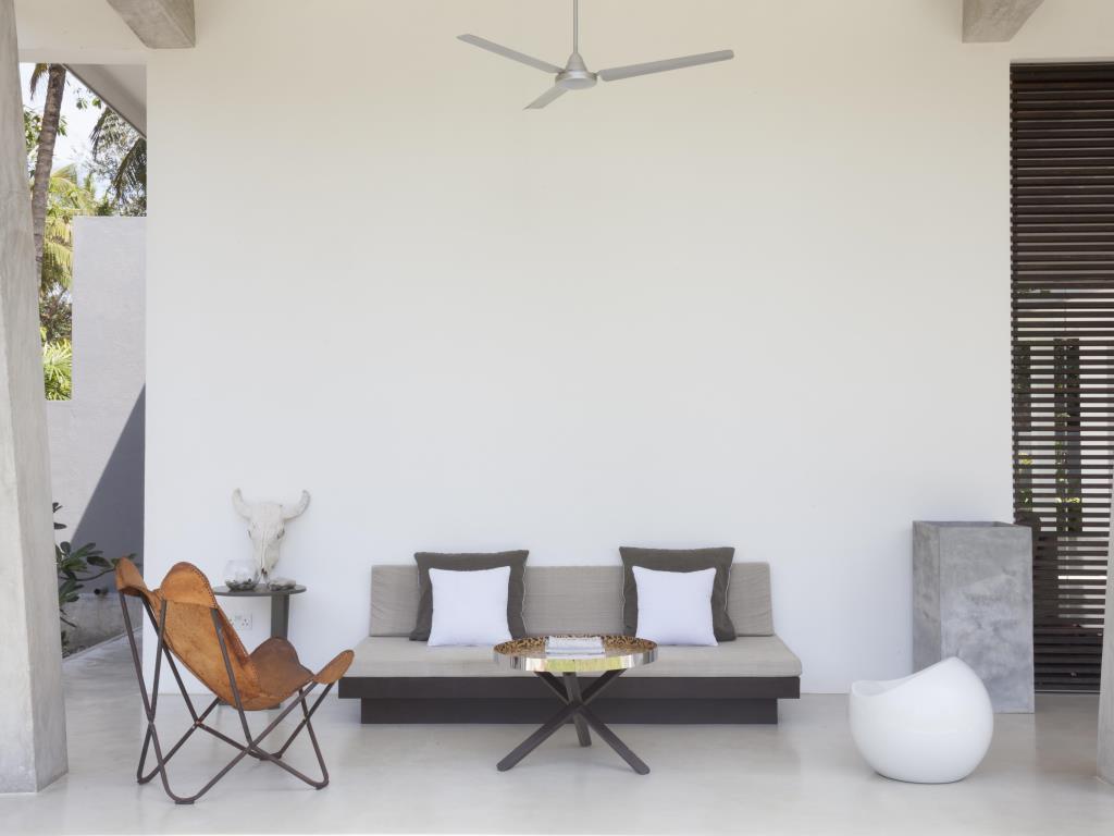 Balcony terrace overlooking the garden